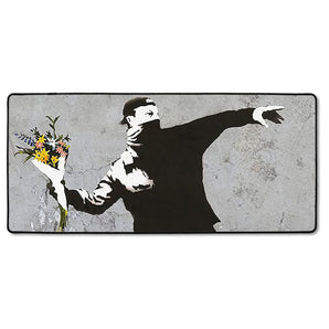 XXL Gaming-Mousepad - Vermummter Mann wirft Blumen